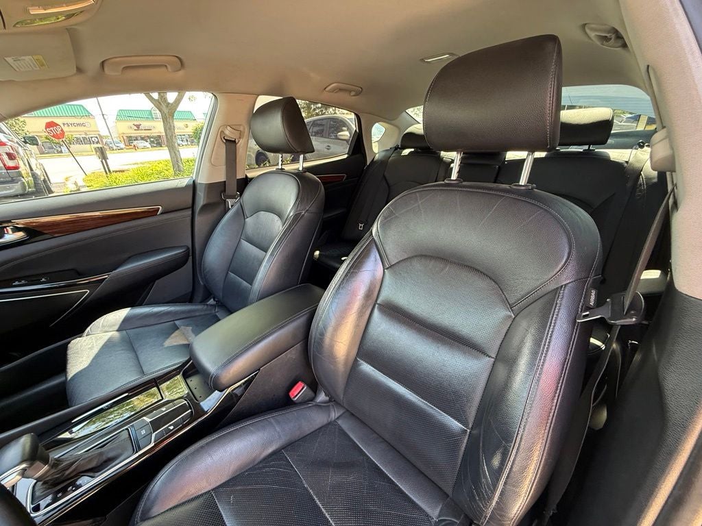 2017 Kia Cadenza Premium