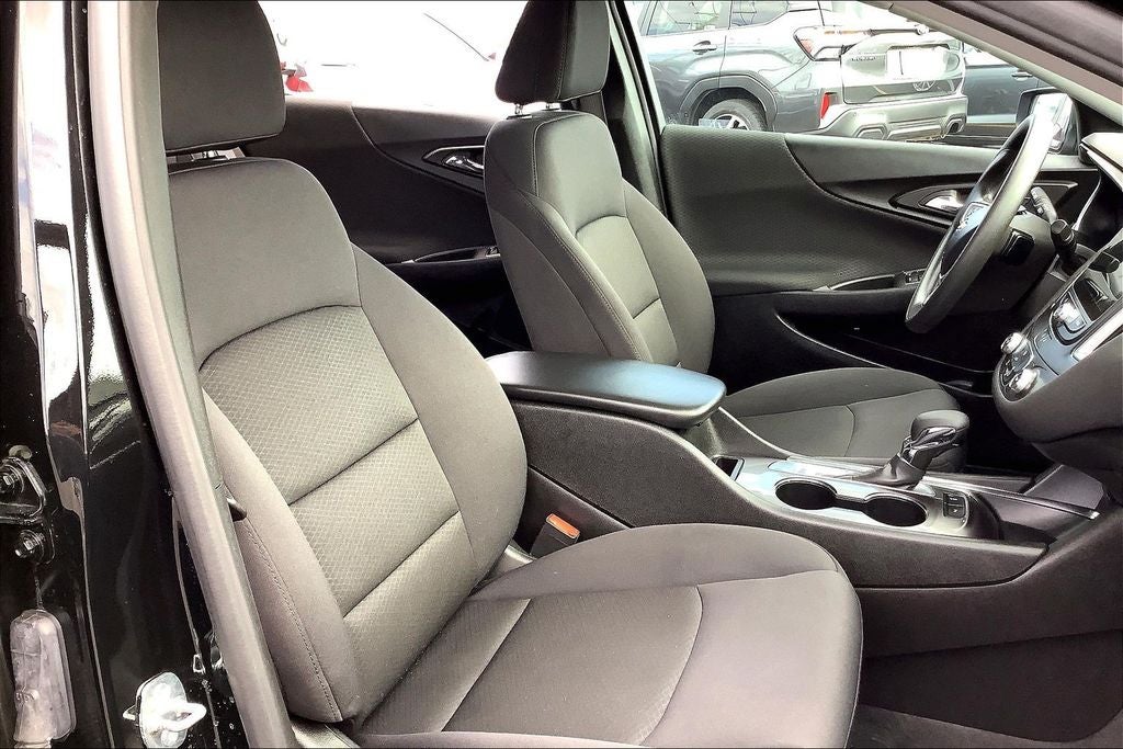 2022 Chevrolet Malibu LS 1LS