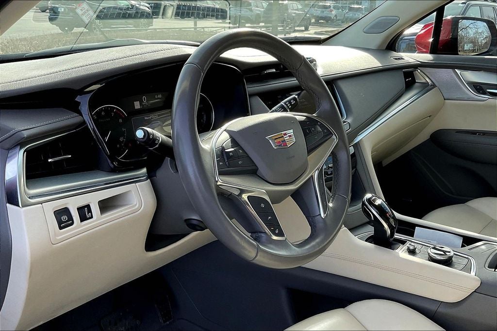 2022 Cadillac XT5 Premium Luxury