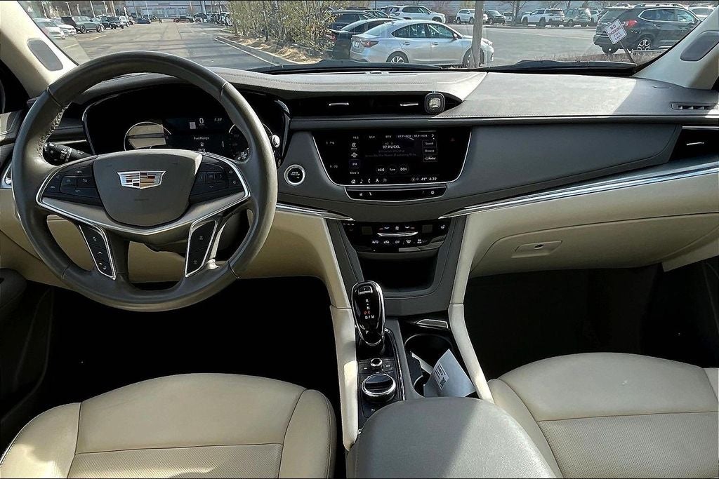 2022 Cadillac XT5 Premium Luxury