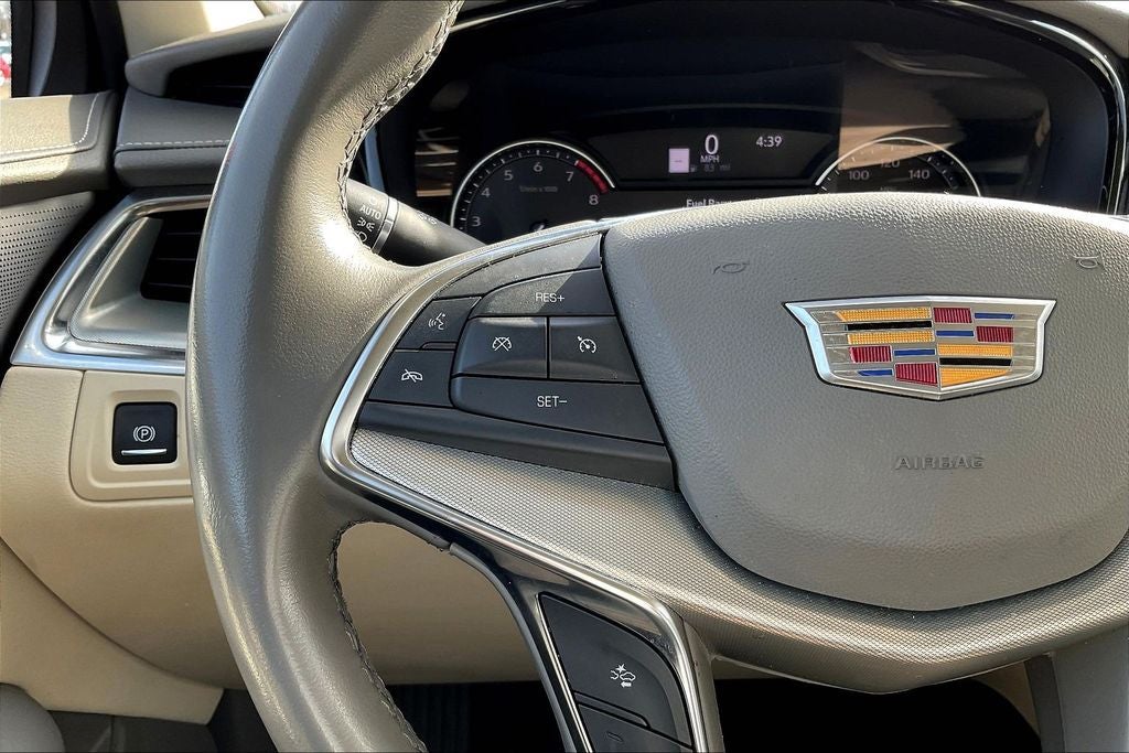 2022 Cadillac XT5 Premium Luxury