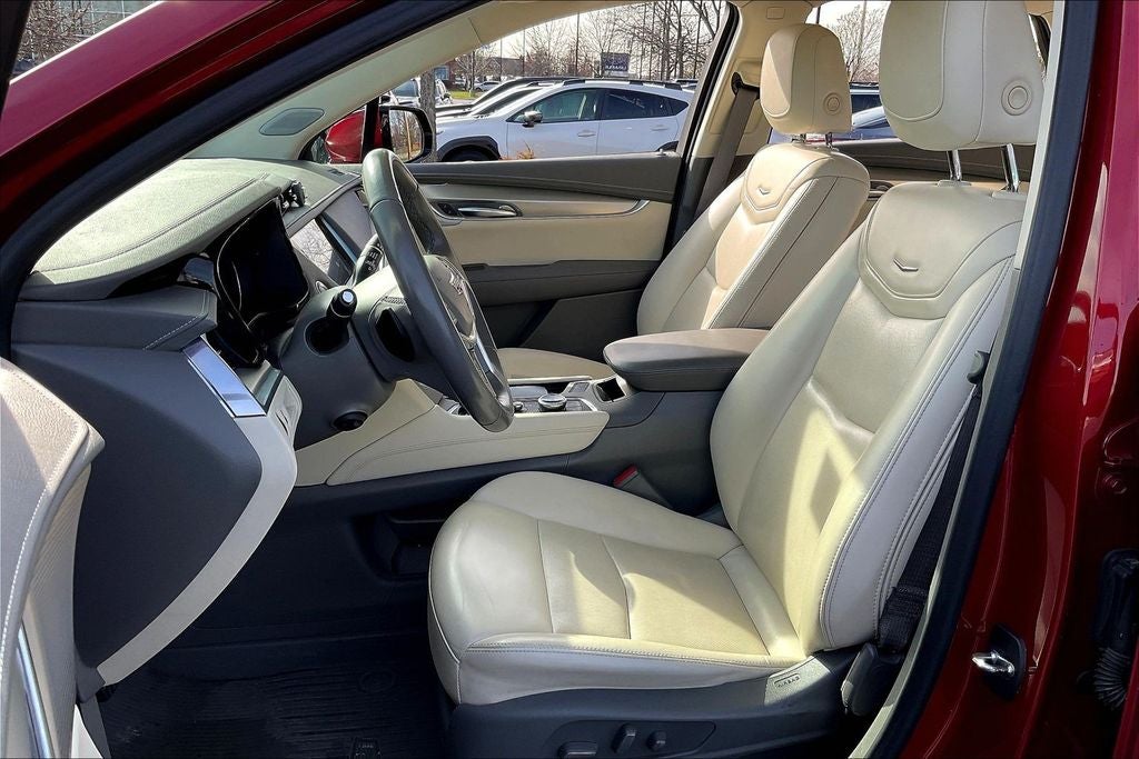 2022 Cadillac XT5 Premium Luxury