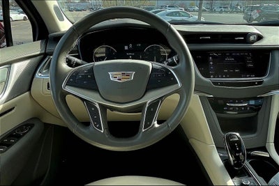 2022 Cadillac XT5 Premium Luxury