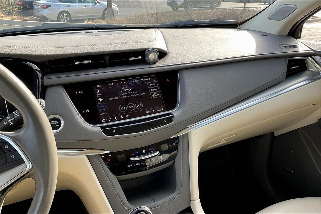 2022 Cadillac XT5 Premium Luxury