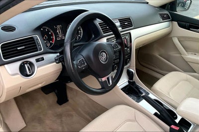 2013 Volkswagen Passat 2.5 SE w/Sunroof/Nav