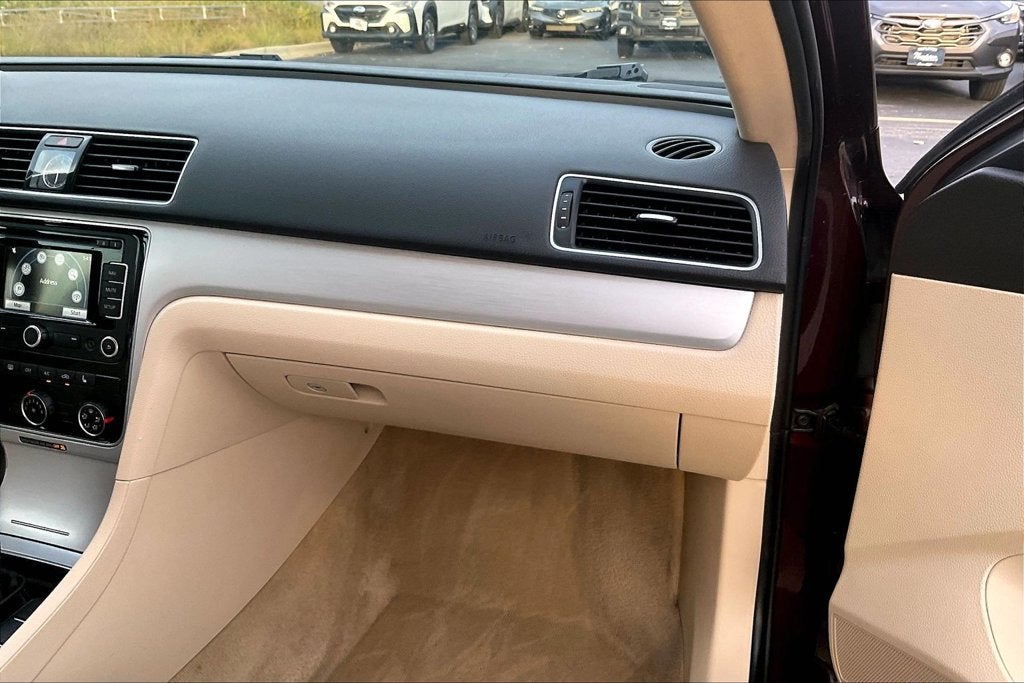 2013 Volkswagen Passat 2.5 SE w/Sunroof/Nav