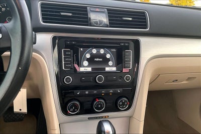 2013 Volkswagen Passat 2.5 SE w/Sunroof/Nav
