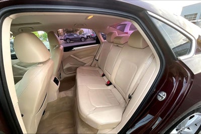 2013 Volkswagen Passat 2.5 SE w/Sunroof/Nav