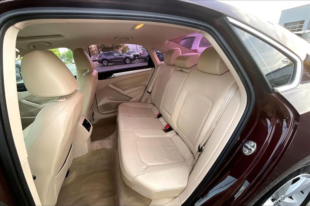 2013 Volkswagen Passat 2.5 SE w/Sunroof/Nav