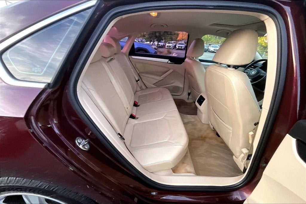 2013 Volkswagen Passat 2.5 SE w/Sunroof/Nav