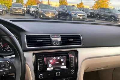 2013 Volkswagen Passat 2.5 SE w/Sunroof/Nav