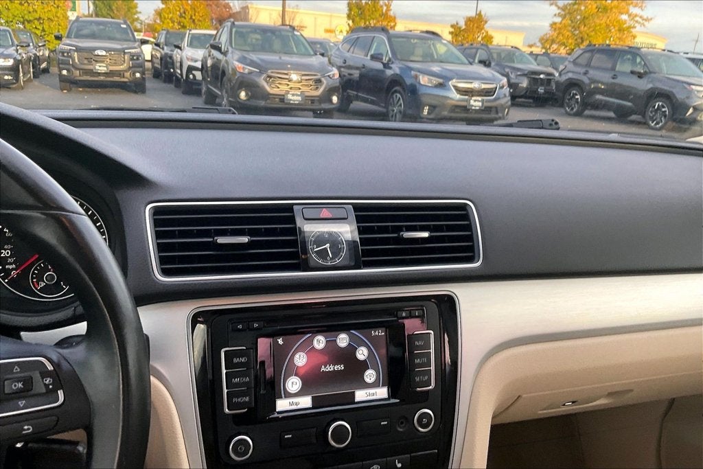 2013 Volkswagen Passat 2.5 SE w/Sunroof/Nav