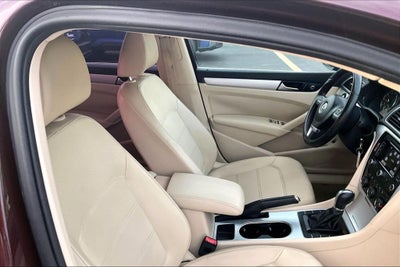 2013 Volkswagen Passat 2.5 SE w/Sunroof/Nav