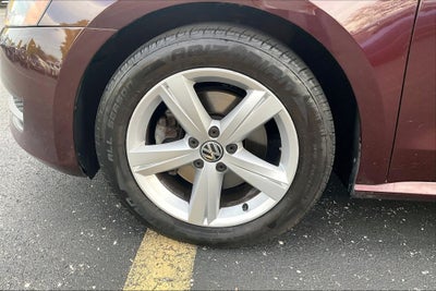 2013 Volkswagen Passat 2.5 SE w/Sunroof/Nav