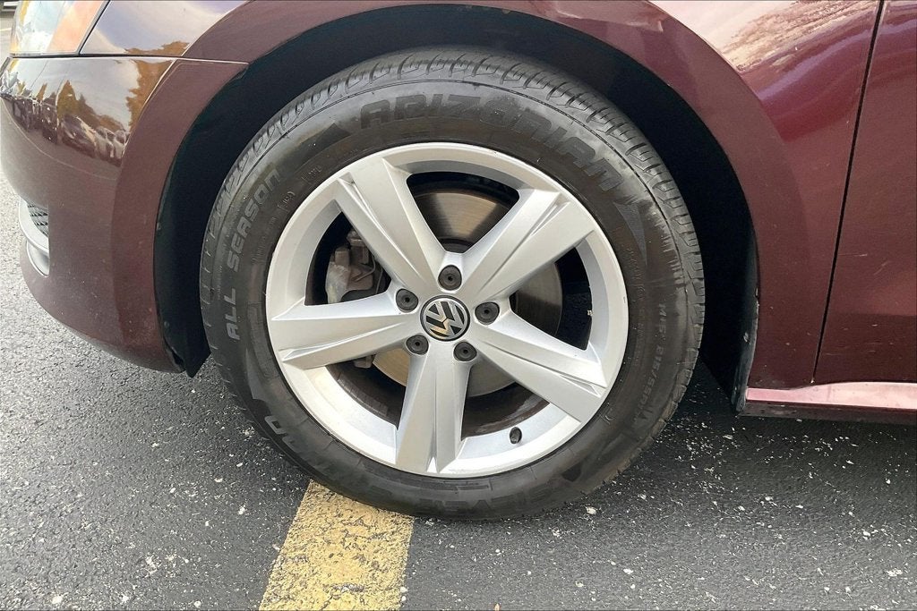2013 Volkswagen Passat 2.5 SE w/Sunroof/Nav