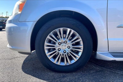 2011 Chrysler Town & Country Limited