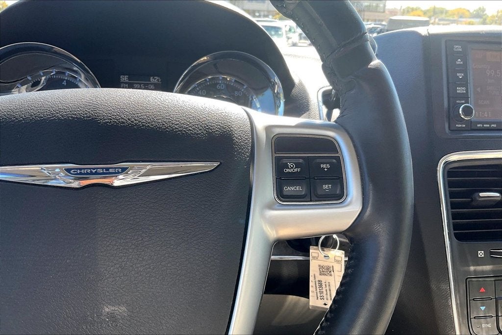 2011 Chrysler Town & Country Limited