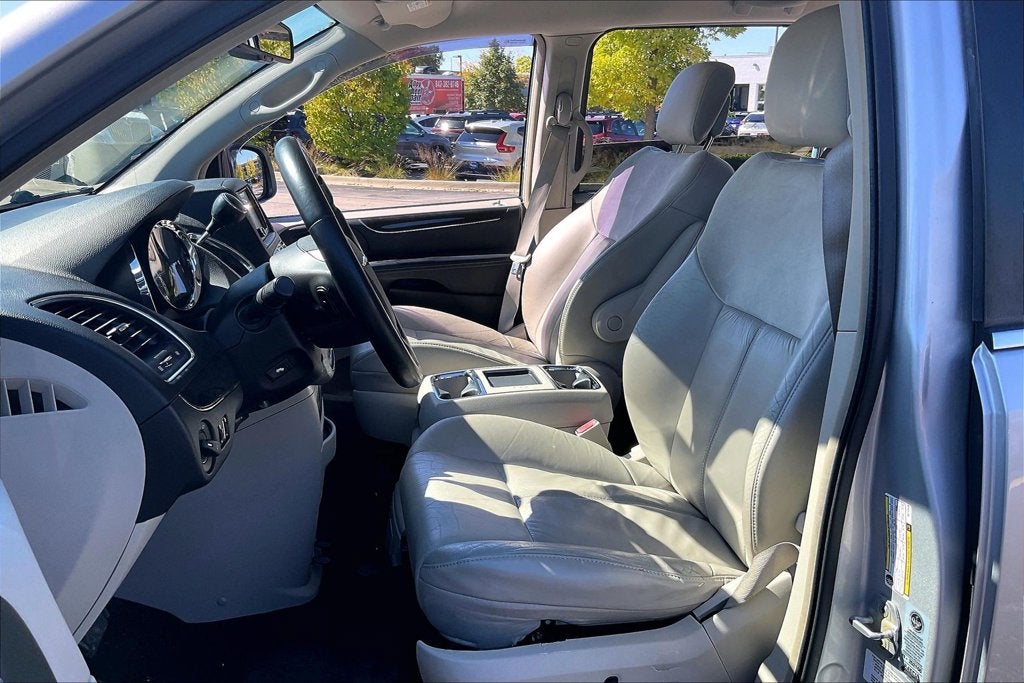 2011 Chrysler Town & Country Limited