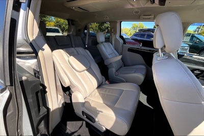 2011 Chrysler Town & Country Limited