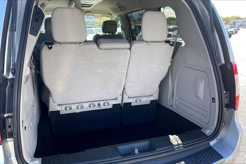 2011 Chrysler Town & Country Limited