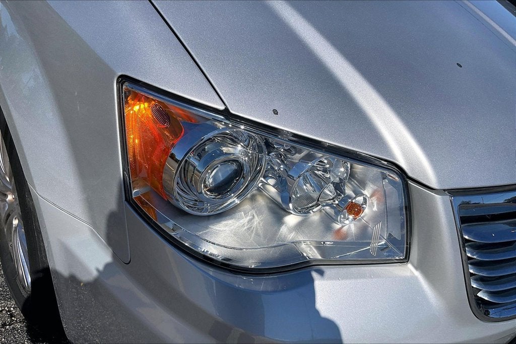 2011 Chrysler Town & Country Limited