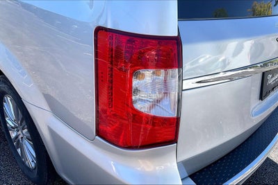 2011 Chrysler Town & Country Limited