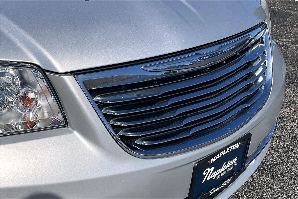 2011 Chrysler Town & Country Limited