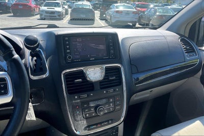 2011 Chrysler Town & Country Limited
