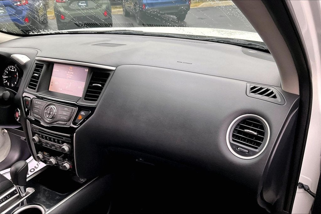 2018 Nissan Pathfinder SV