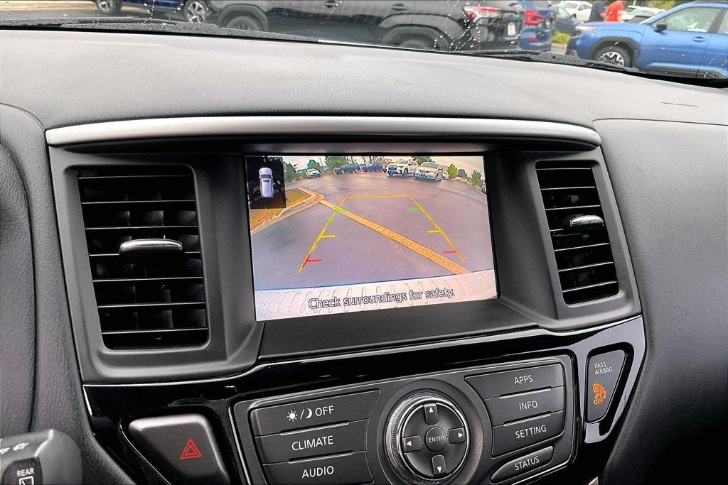 2018 Nissan Pathfinder SV