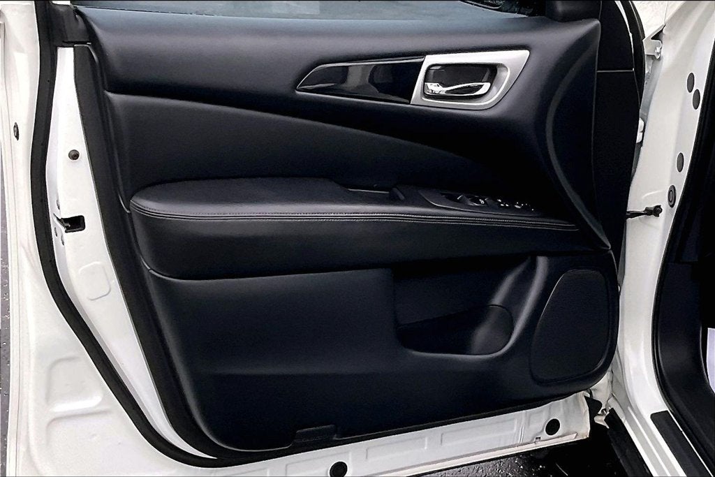 2018 Nissan Pathfinder SV