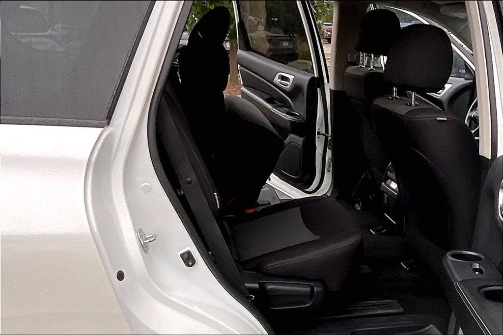 2018 Nissan Pathfinder SV