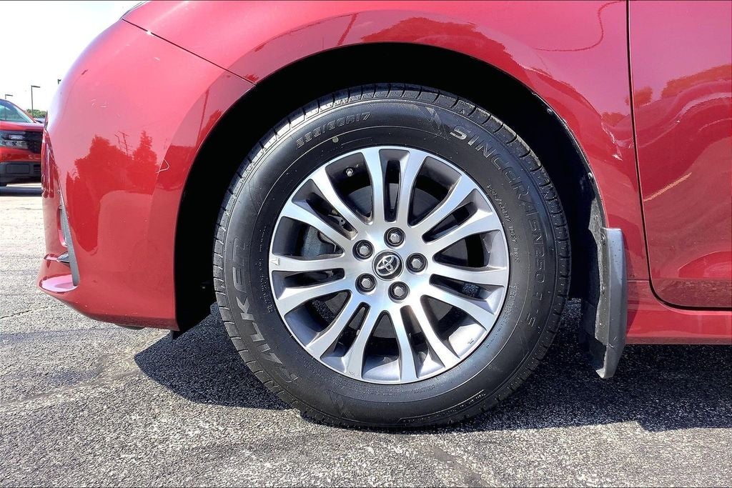 2020 Toyota Sienna XLE 8 Passenger