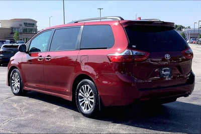2020 Toyota Sienna XLE 8 Passenger