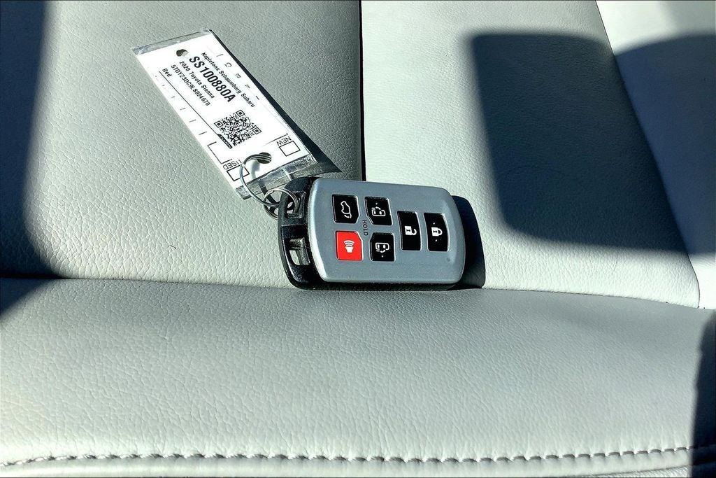2020 Toyota Sienna XLE 8 Passenger