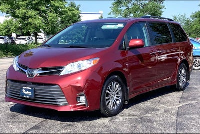 2020 Toyota Sienna XLE 8 Passenger