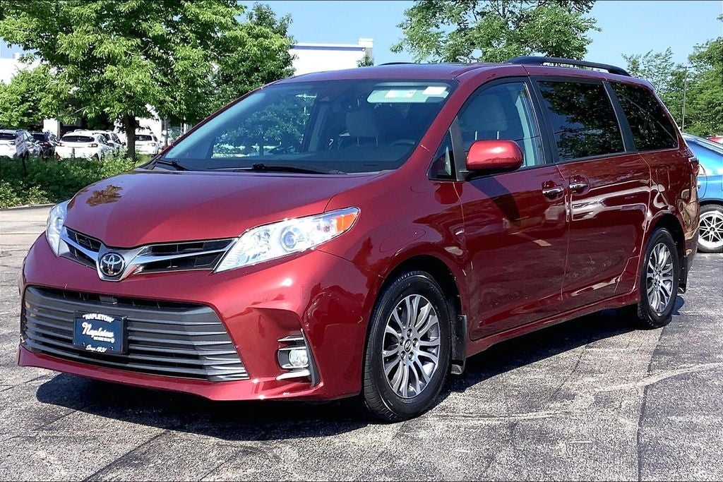 2020 Toyota Sienna XLE 8 Passenger