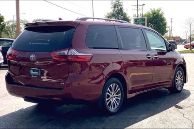 2020 Toyota Sienna XLE 8 Passenger