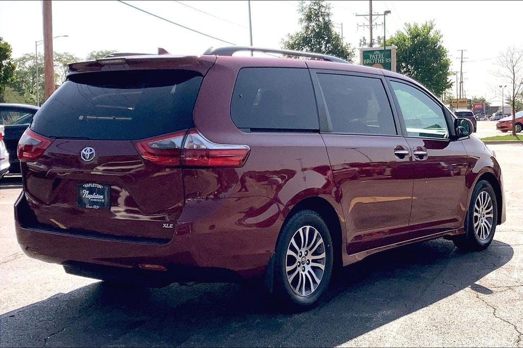 2020 Toyota Sienna XLE 8 Passenger