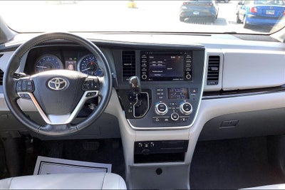 2020 Toyota Sienna XLE 8 Passenger