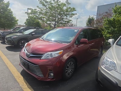 2020 Toyota Sienna XLE 8 Passenger