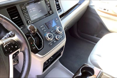 2020 Toyota Sienna XLE 8 Passenger