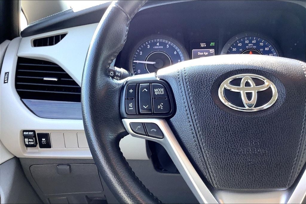 2020 Toyota Sienna XLE 8 Passenger