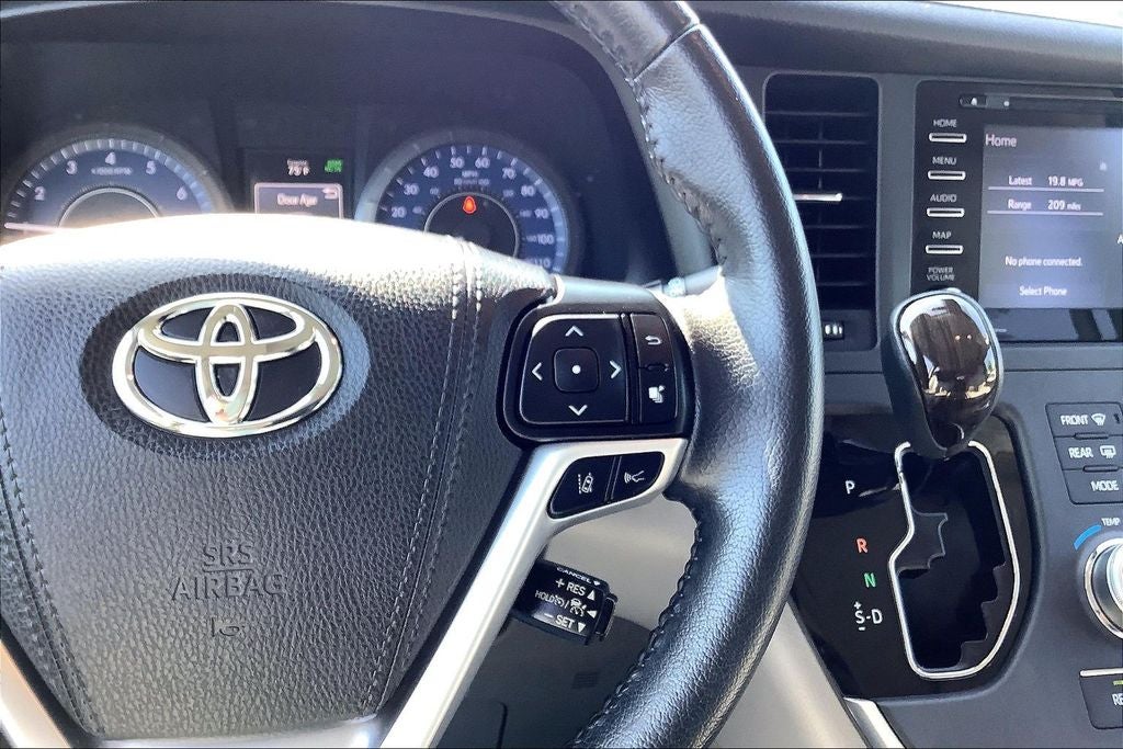 2020 Toyota Sienna XLE 8 Passenger