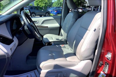 2020 Toyota Sienna XLE 8 Passenger