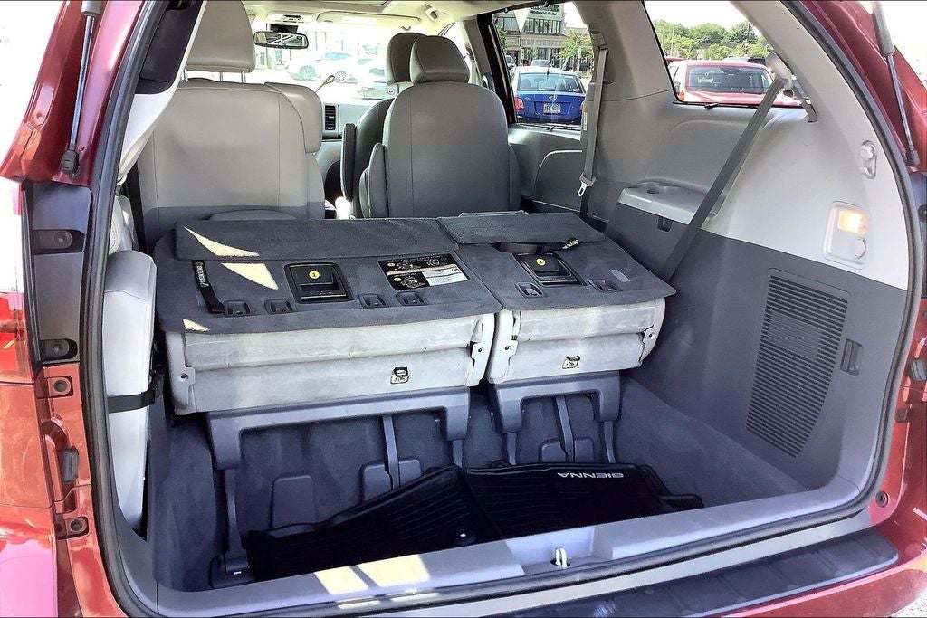 2020 Toyota Sienna XLE 8 Passenger