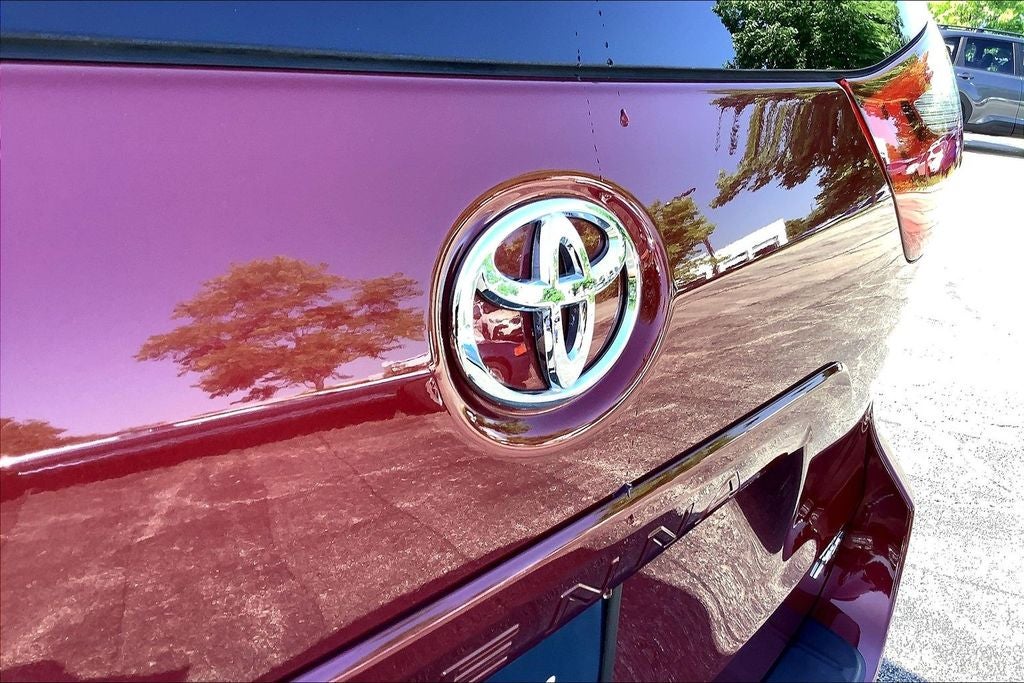 2020 Toyota Sienna XLE 8 Passenger