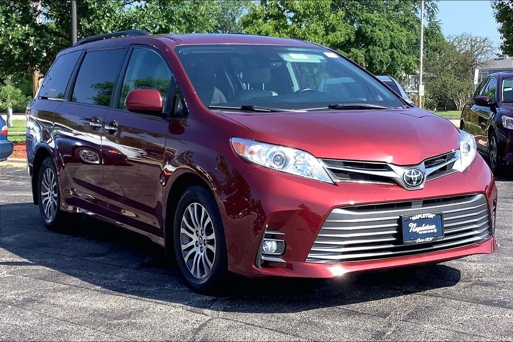 2020 Toyota Sienna XLE 8 Passenger