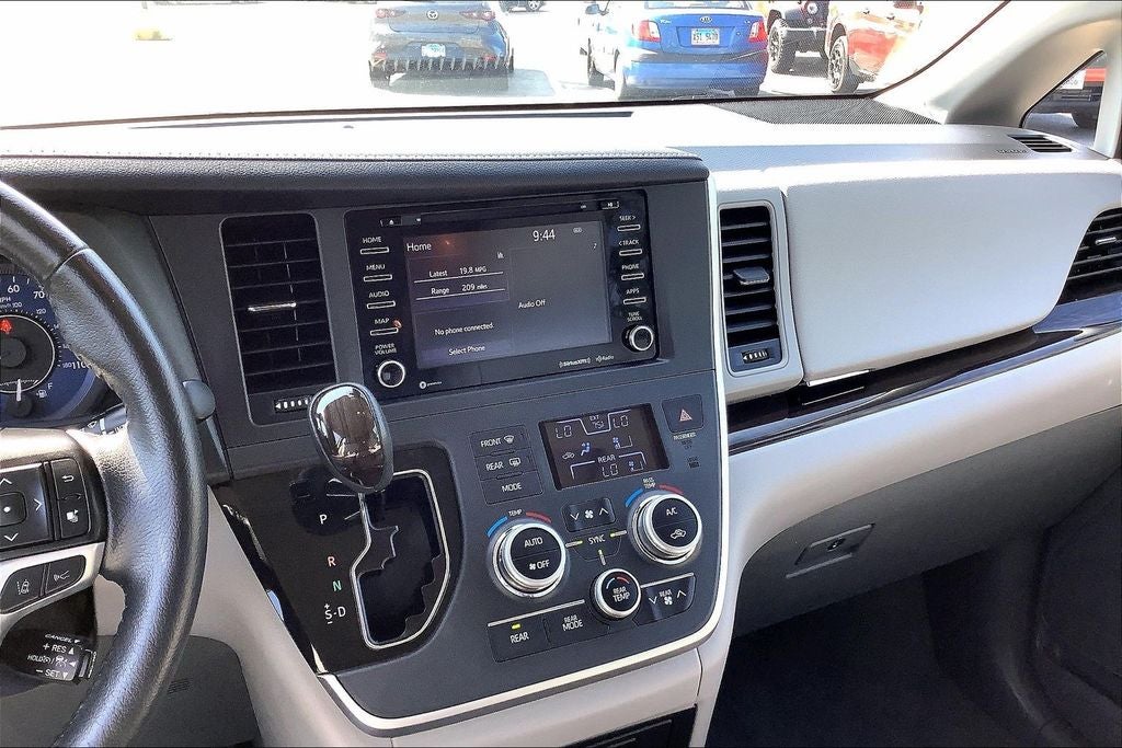 2020 Toyota Sienna XLE 8 Passenger