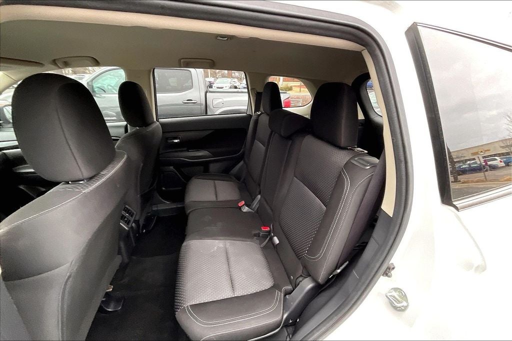 2019 Mitsubishi Outlander ES